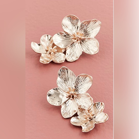 Brand NEW~ NWT Anthropologie Shashi Wild Flower Earrings